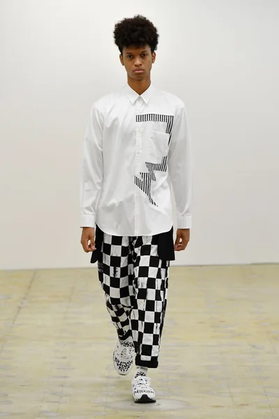 Look 19